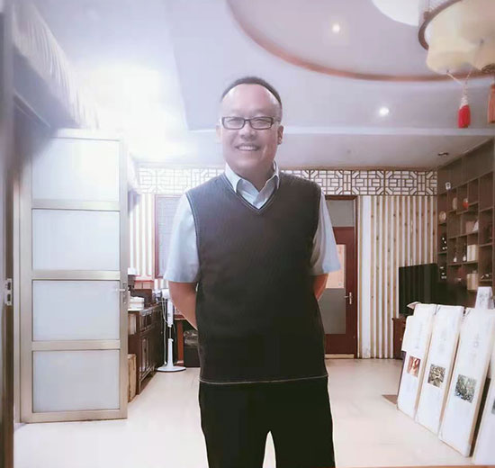 王伟.jpg 王伟.jpg