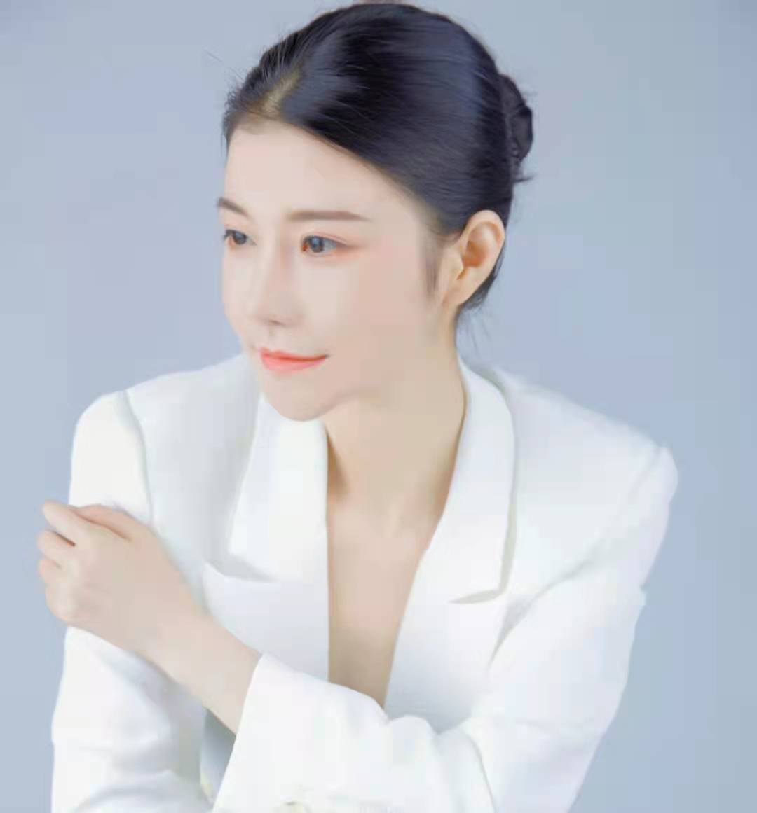 吴夏.jpg